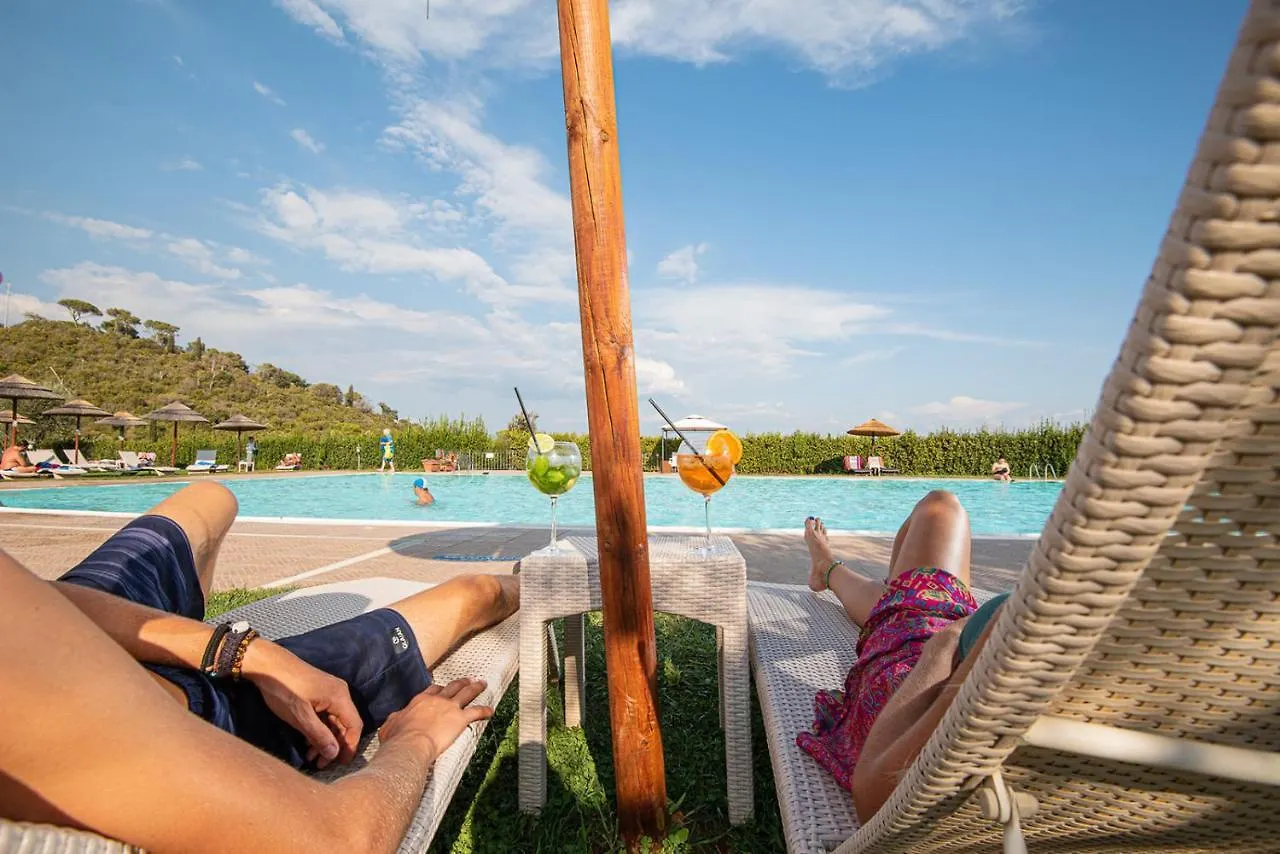 Le Corti Di Montepitti Aparthotel Suvereto Italy