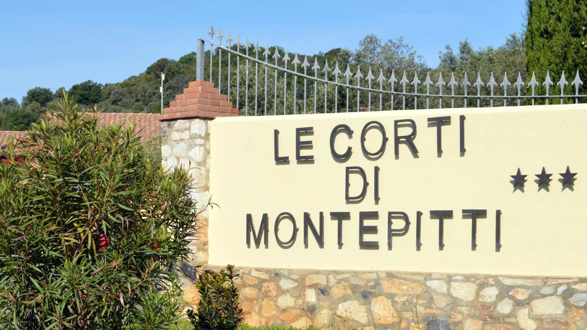 Le Corti Di Montepitti Aparthotel Suvereto