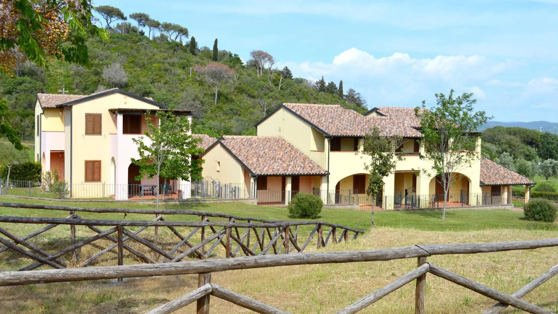 Le Corti Di Montepitti Aparthotel Suvereto 3*,