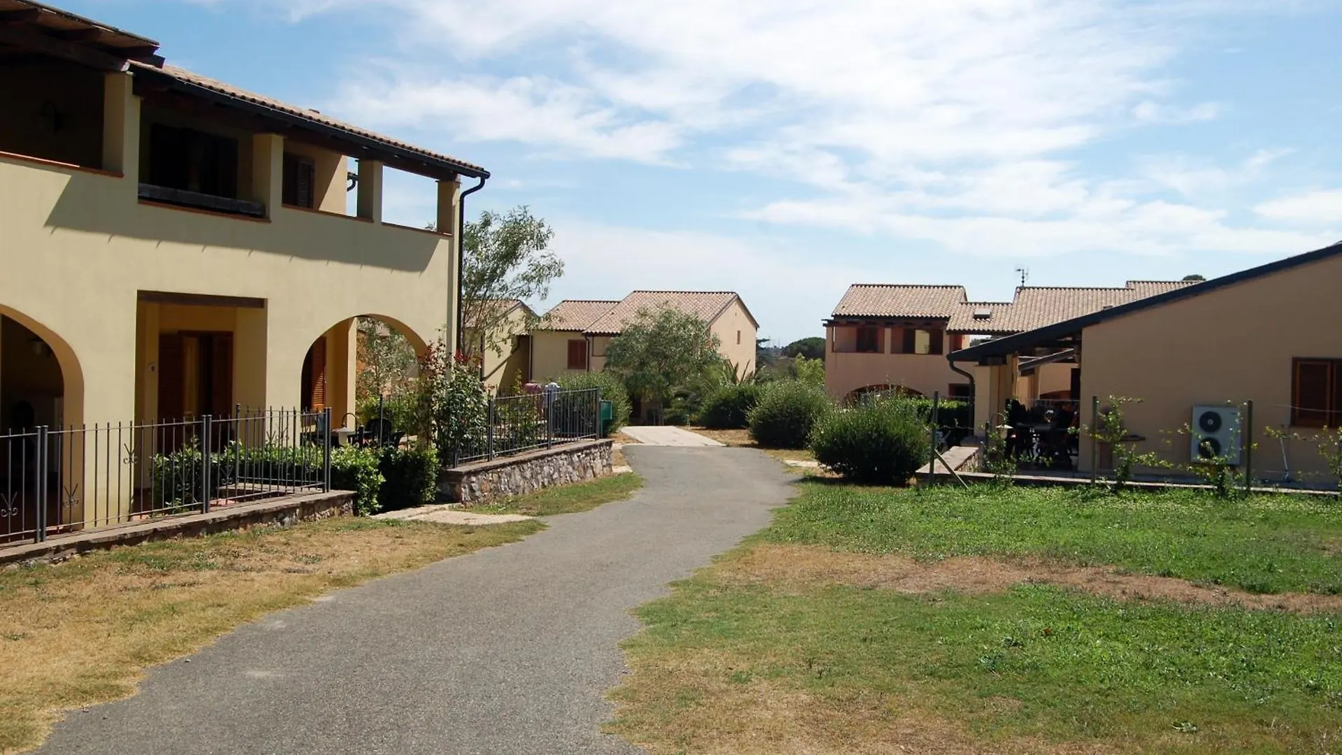 Le Corti Di Montepitti Aparthotel Suvereto