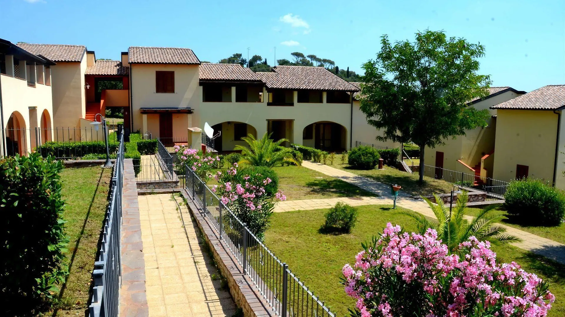 Le Corti Di Montepitti Lejlighedshotel Suvereto